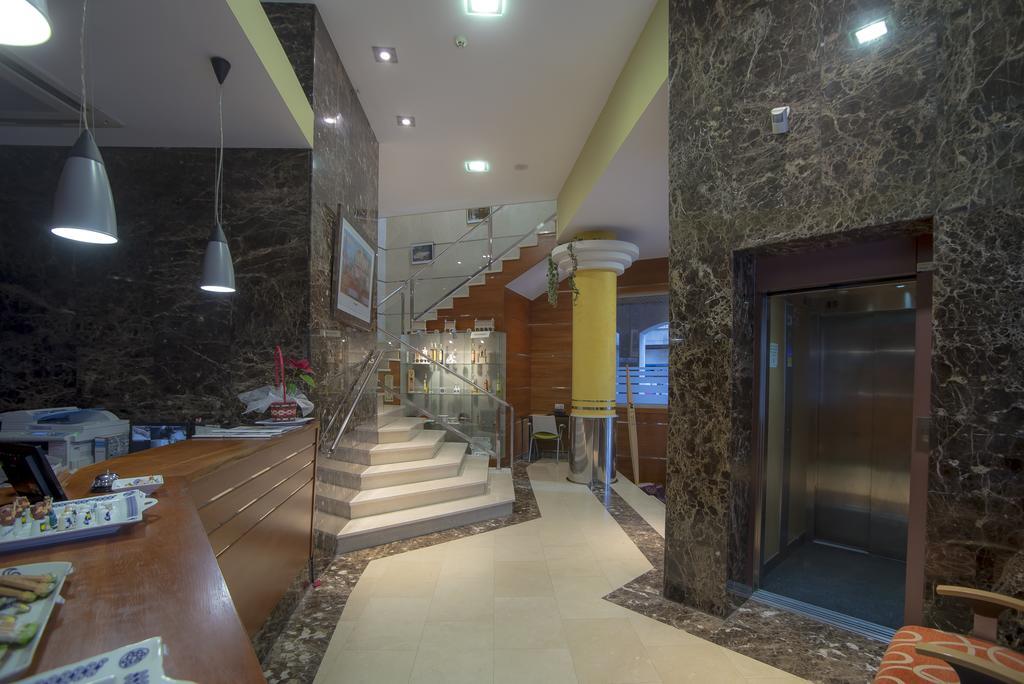 Aparthotel Arenteiro Carballino Εξωτερικό φωτογραφία